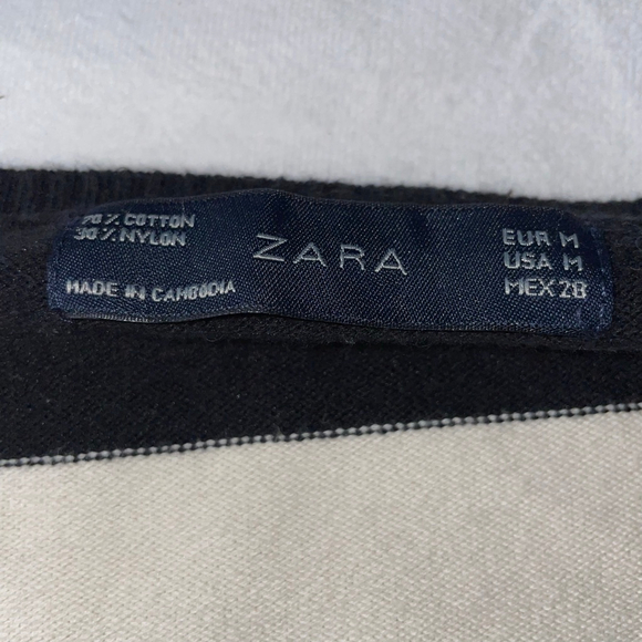 Women's Zara Black and Cream Striped V-Neck Sweater Size Medium - Picture 4 of 5